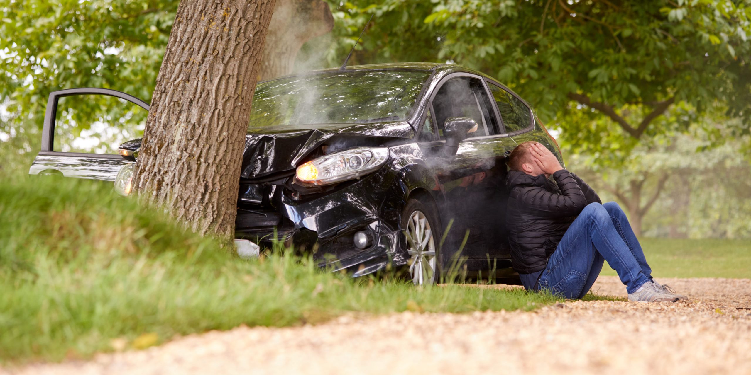 A lot of people think that single-car accidents are a lot less dangerous than multi-car crashes. This isn’t always the case
